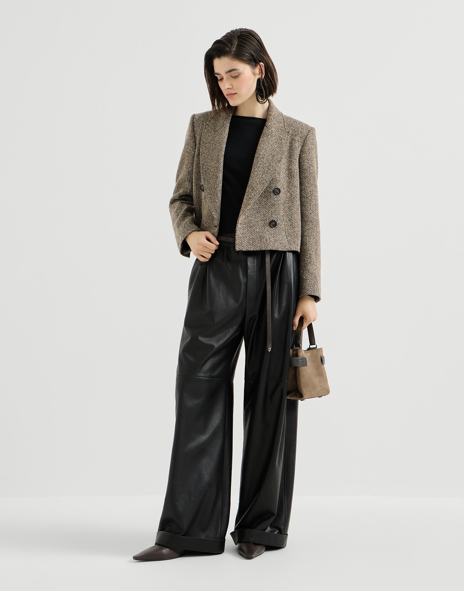 262WOUTFITCS259 image number 0