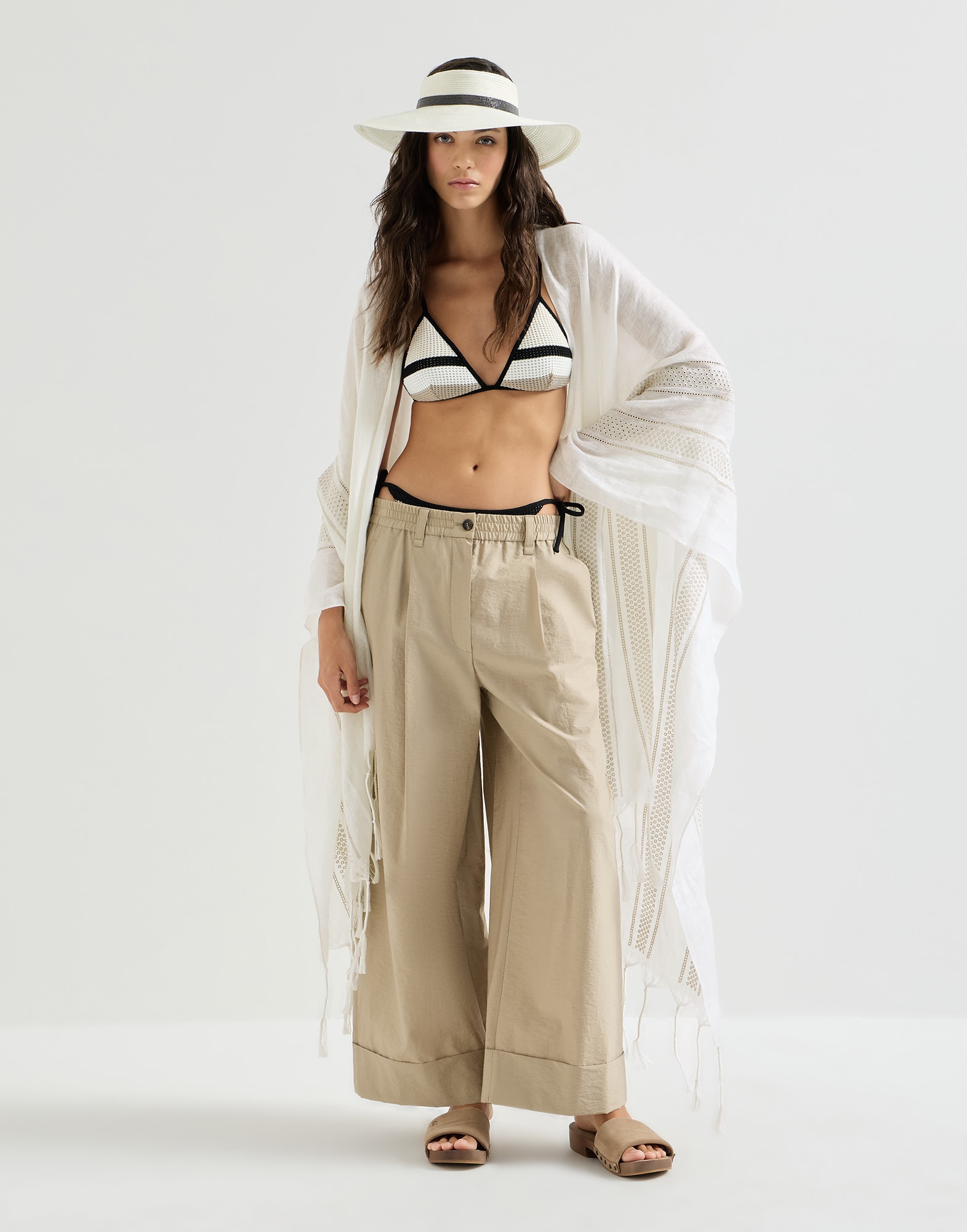 262WOUTFITCS2 image number 0
