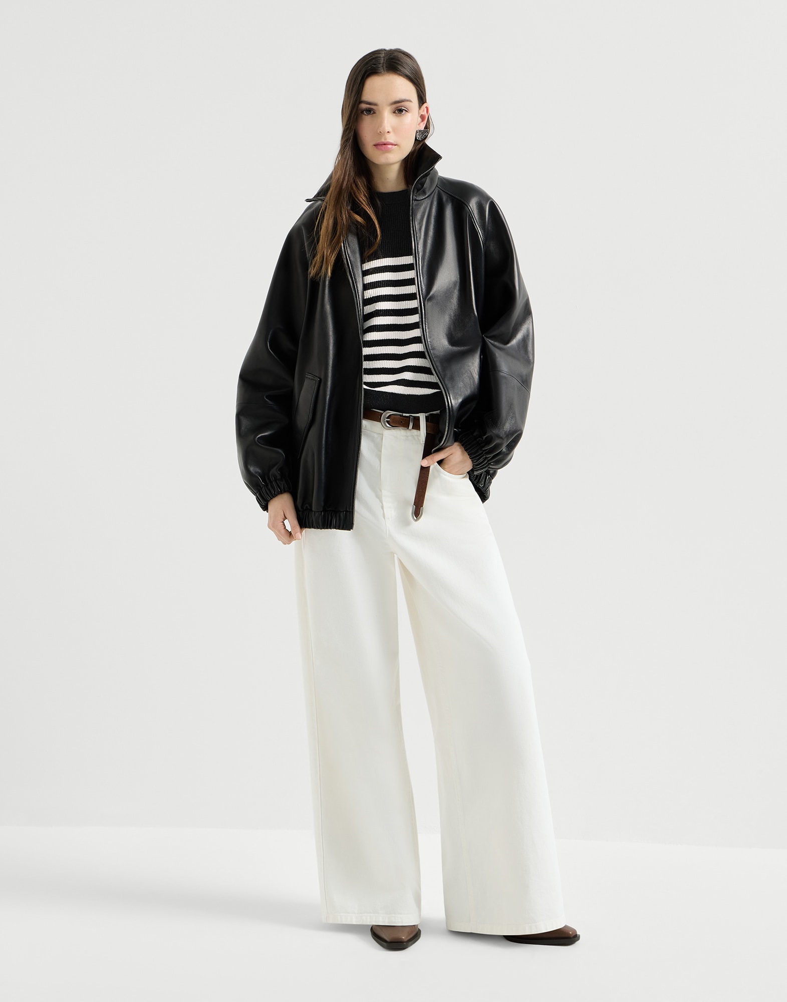 262WOUTFITCS23 image number 0