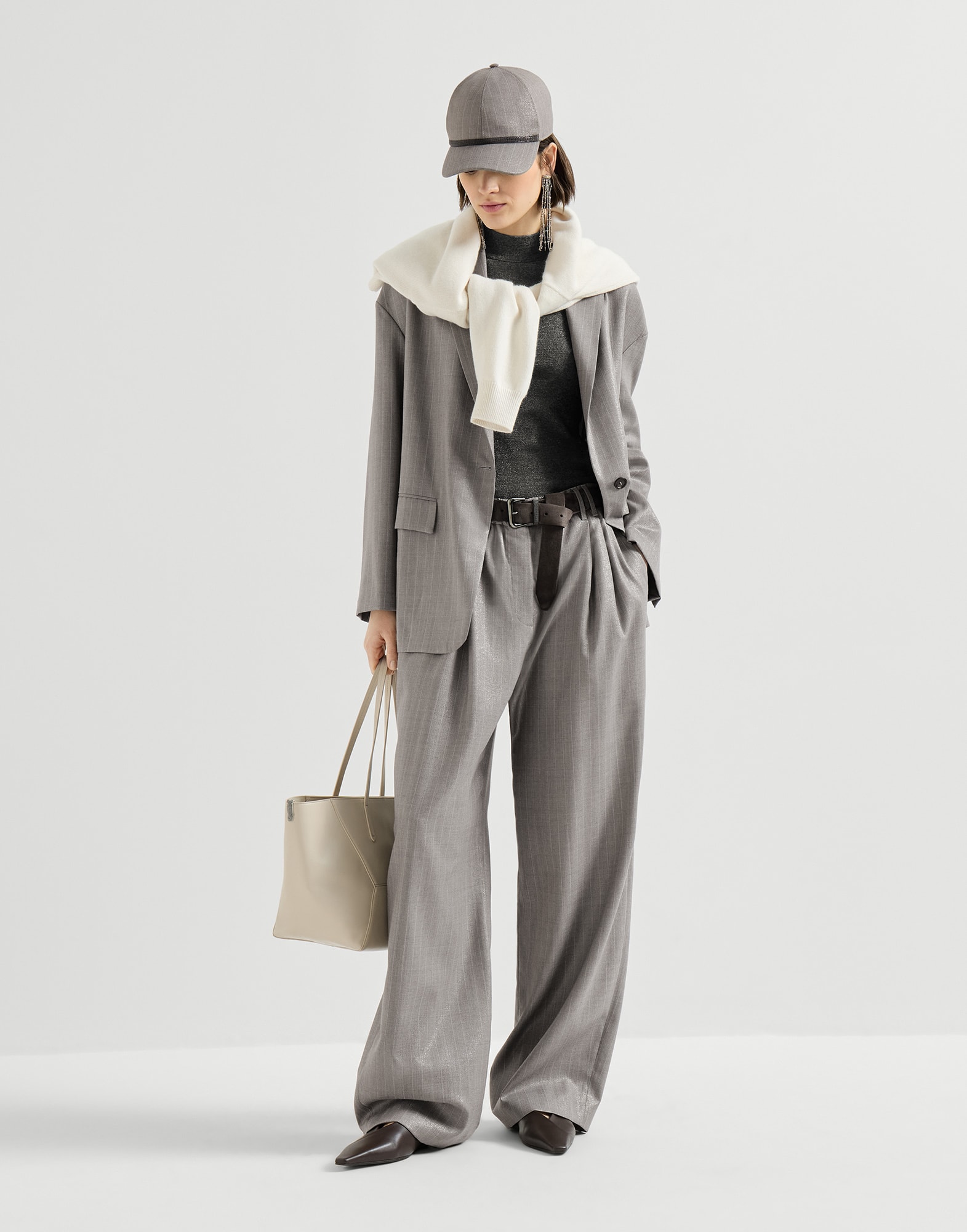 262WOUTFITCS73 image number 0