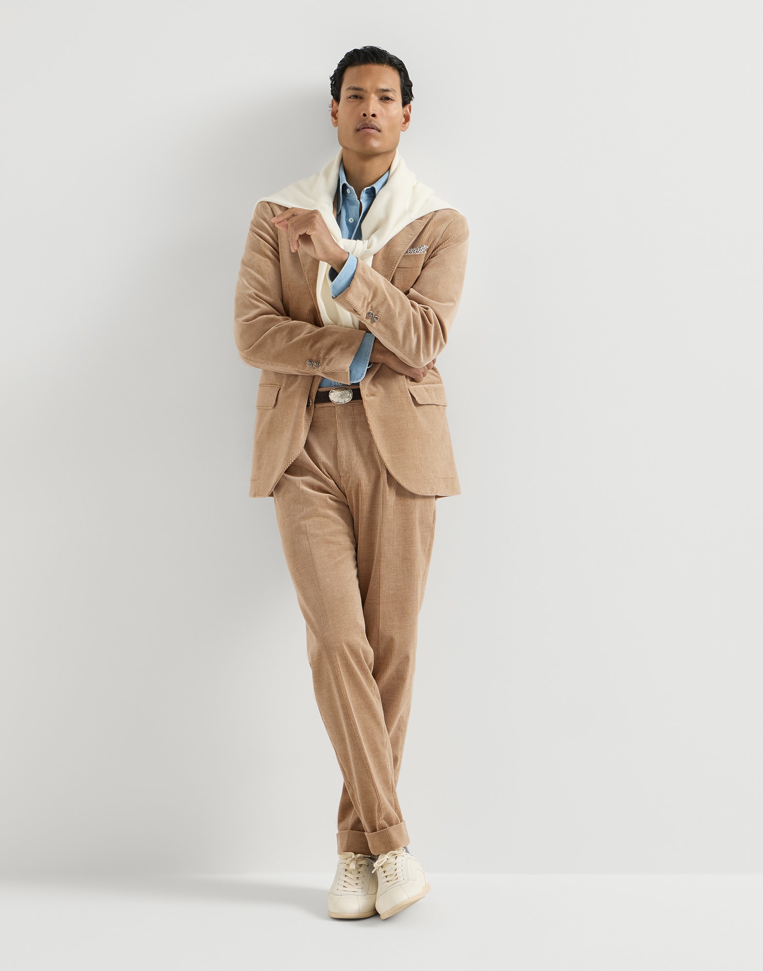 262MOUTFIT36 image number 0