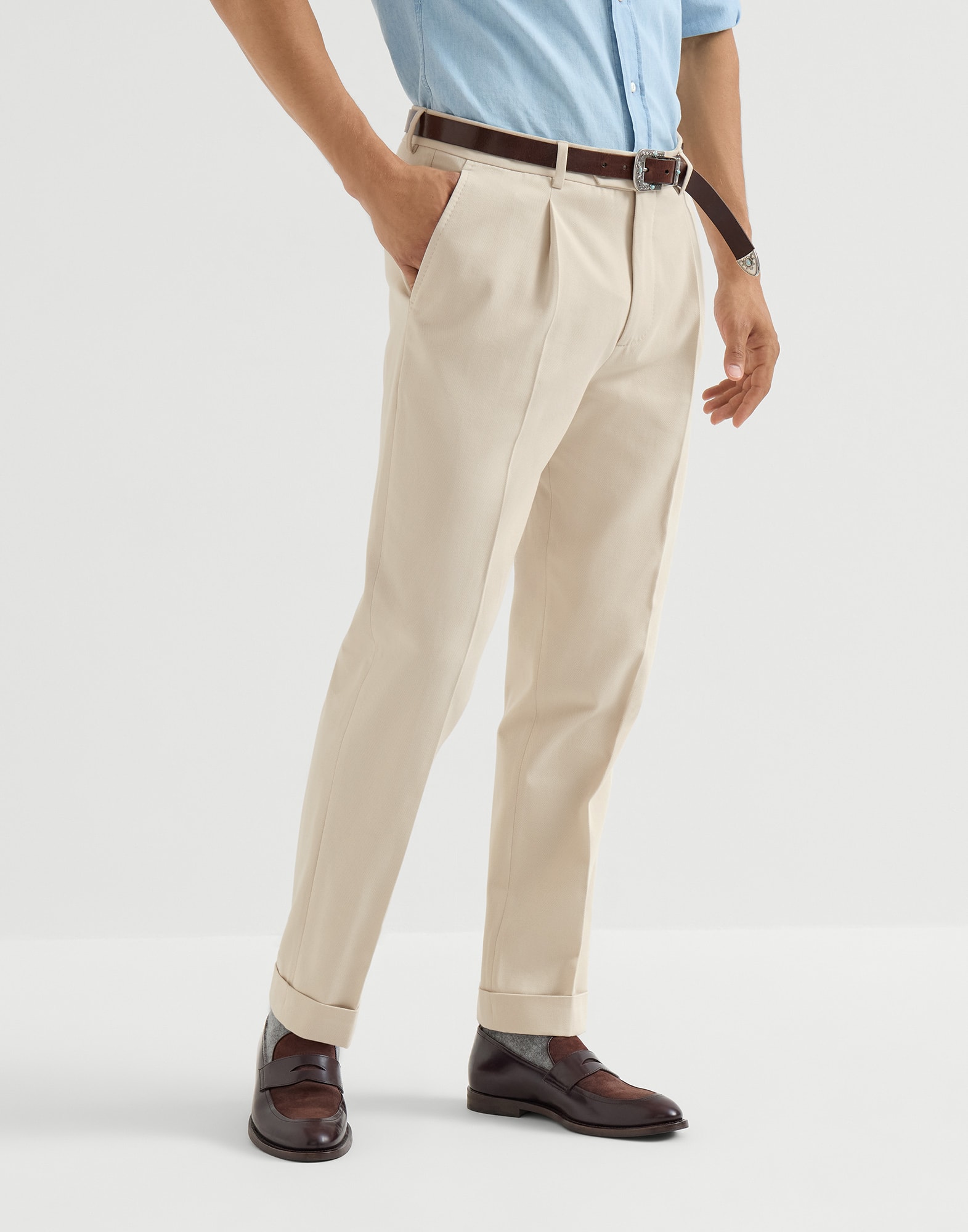 Trousers with pleats - Front view - View Full Screen