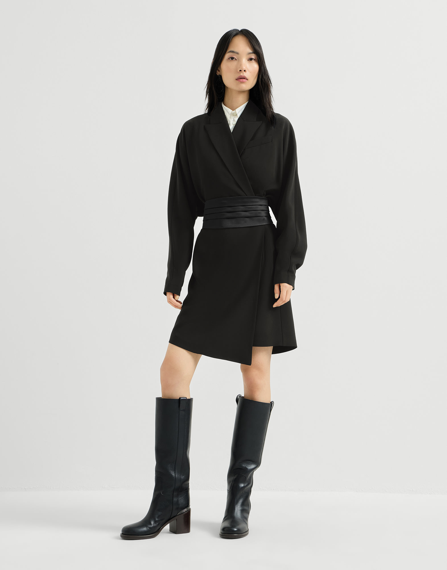tuxedo dress knee length Crêpe cady for Woman in Black back split