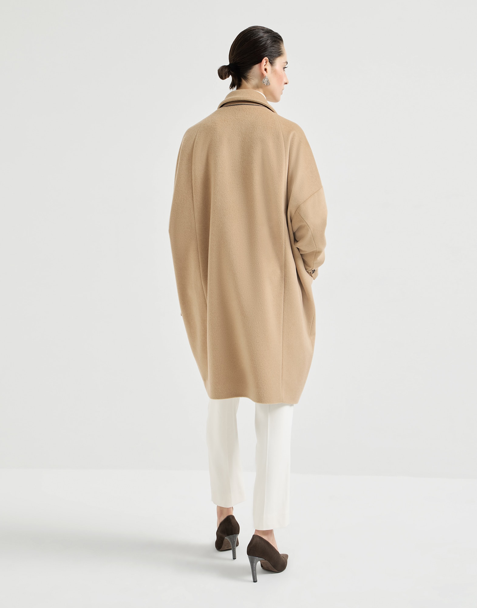Vicuña beaver cloth coat with monili for Woman in Grey | Brunello