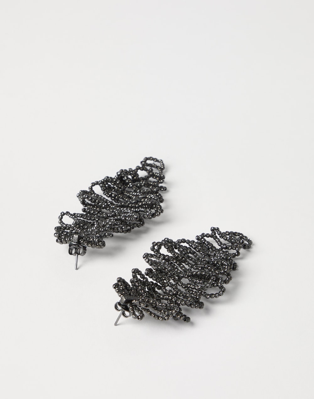 Sculptured leaf earrings Lignite Grey Woman - Brunello Cucinelli