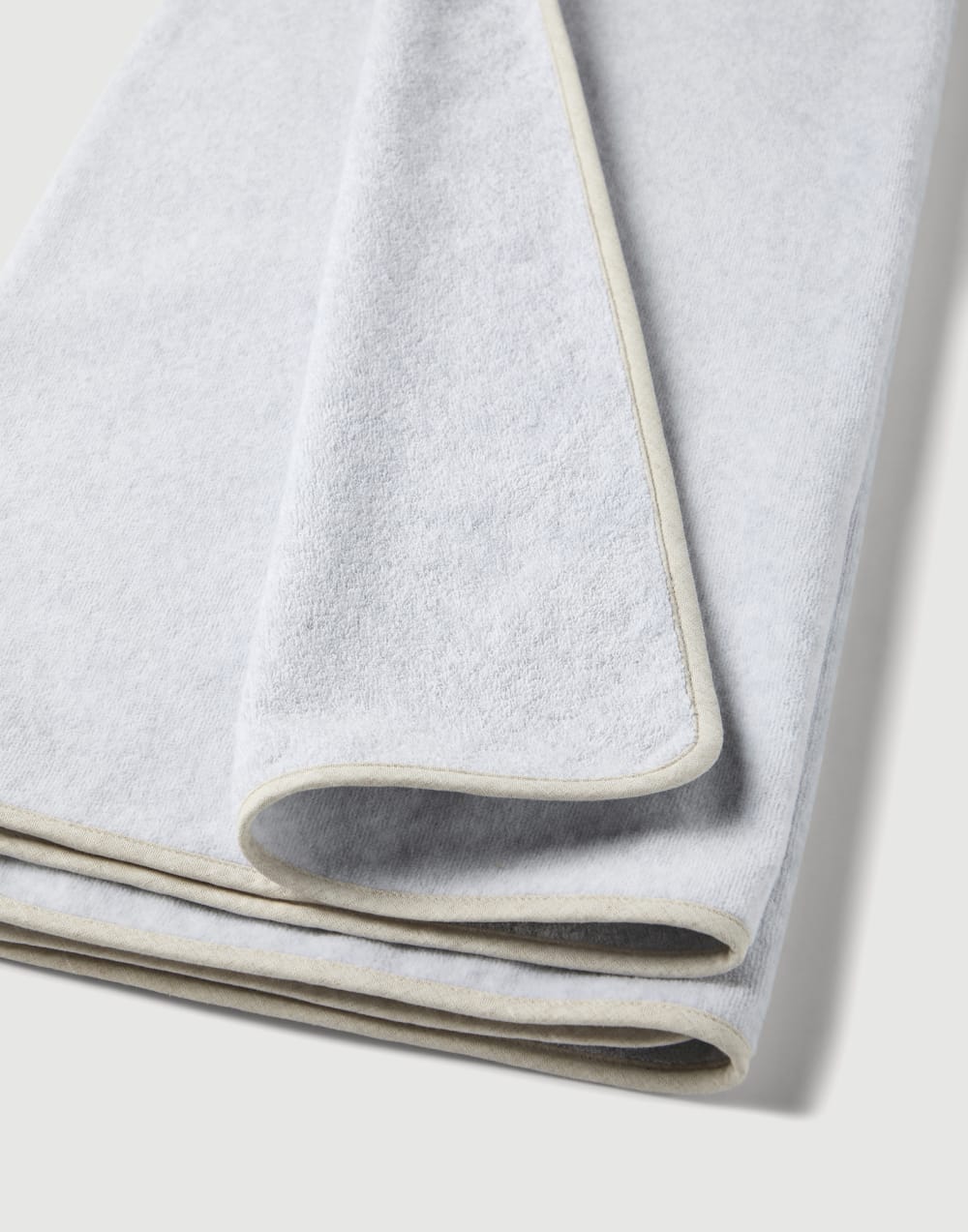 Terrycloth towel Light Grey Lifestyle - Brunello Cucinelli