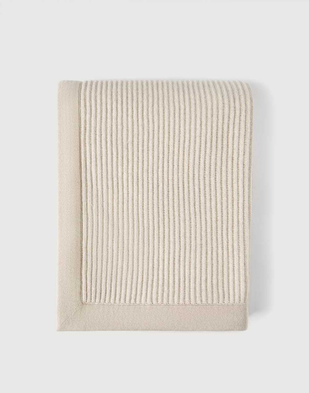 Knit blanket Warm Beige Lifestyle - Brunello Cucinelli