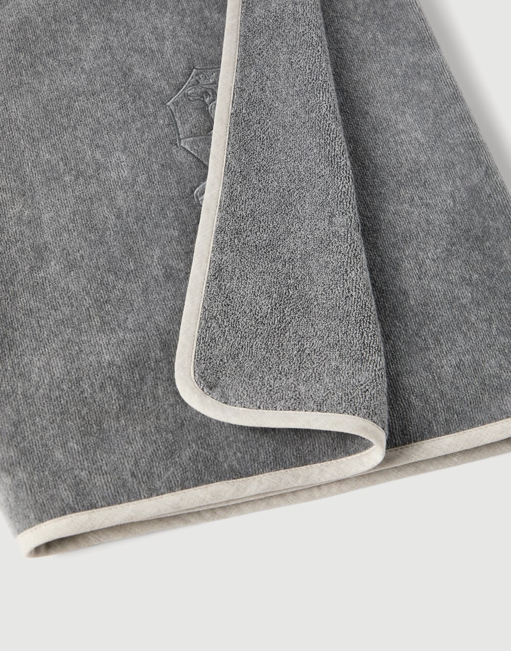 Terrycloth towel Medium Grey Lifestyle - Brunello Cucinelli