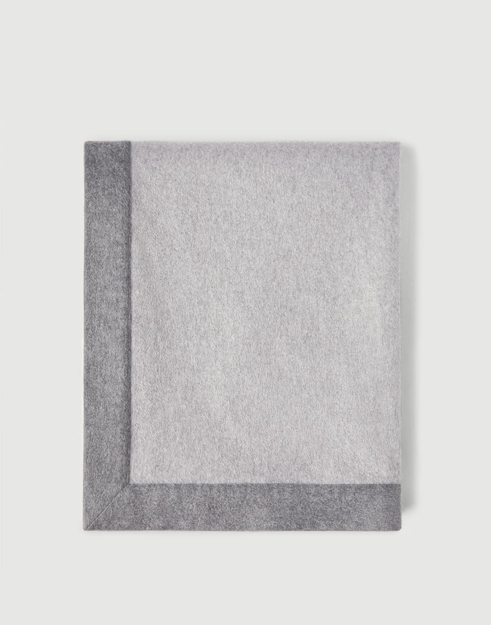Cashmere throw with contrasting border Grey Lifestyle - Brunello Cucinelli