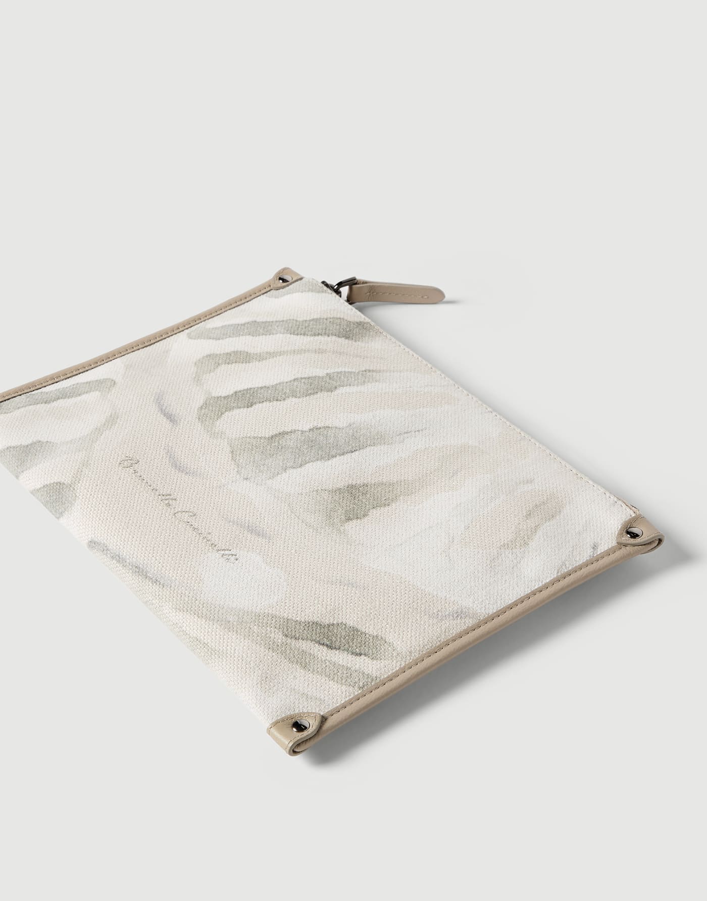 Mediterranea Pouch Sand Lifestyle - Brunello Cucinelli