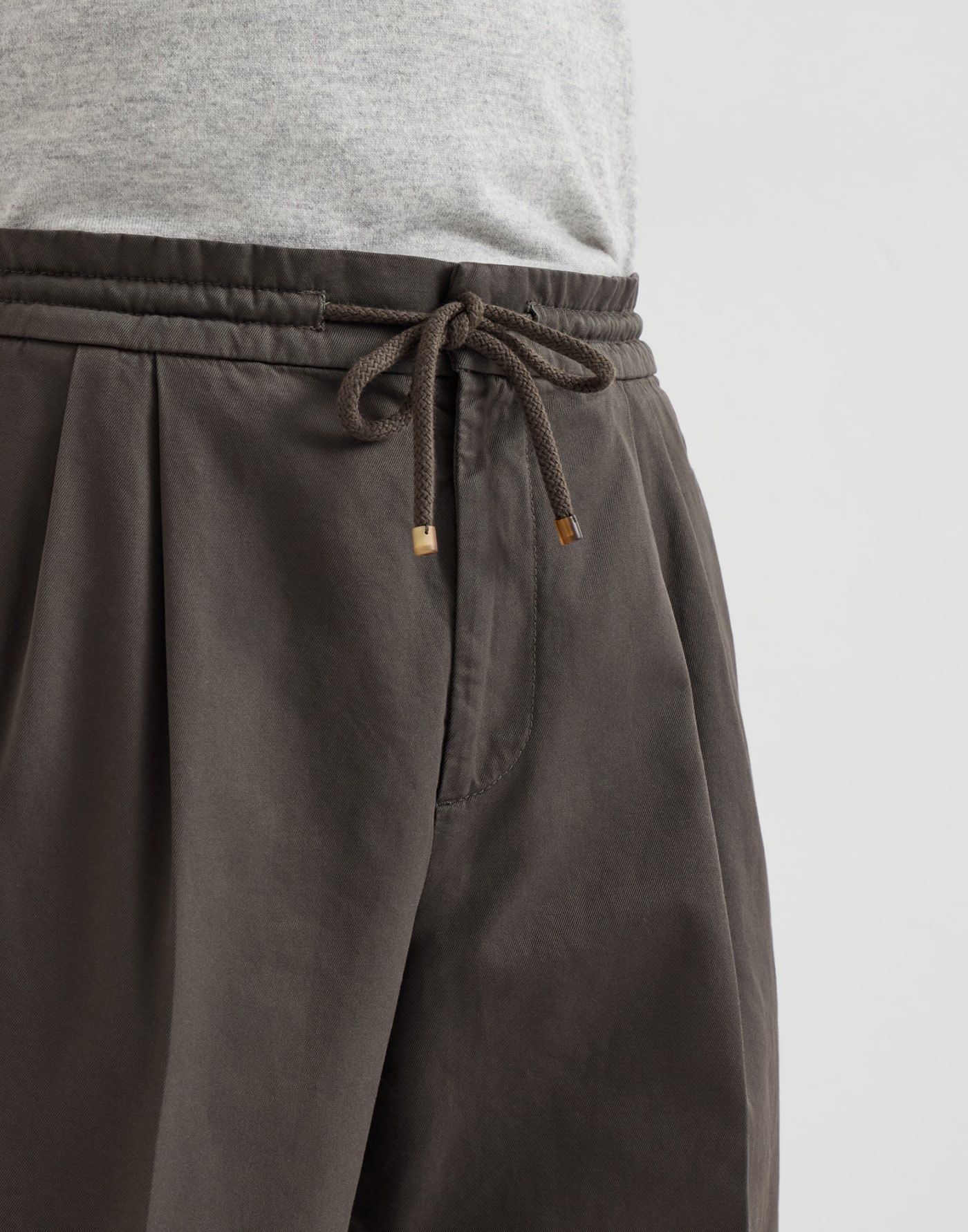 Trousers with drawstring and double pleats Brown Man - Brunello Cucinelli