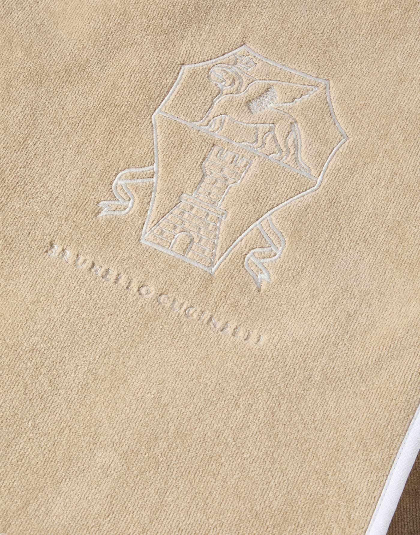 Terrycloth towel Warm Beige Lifestyle - Brunello Cucinelli