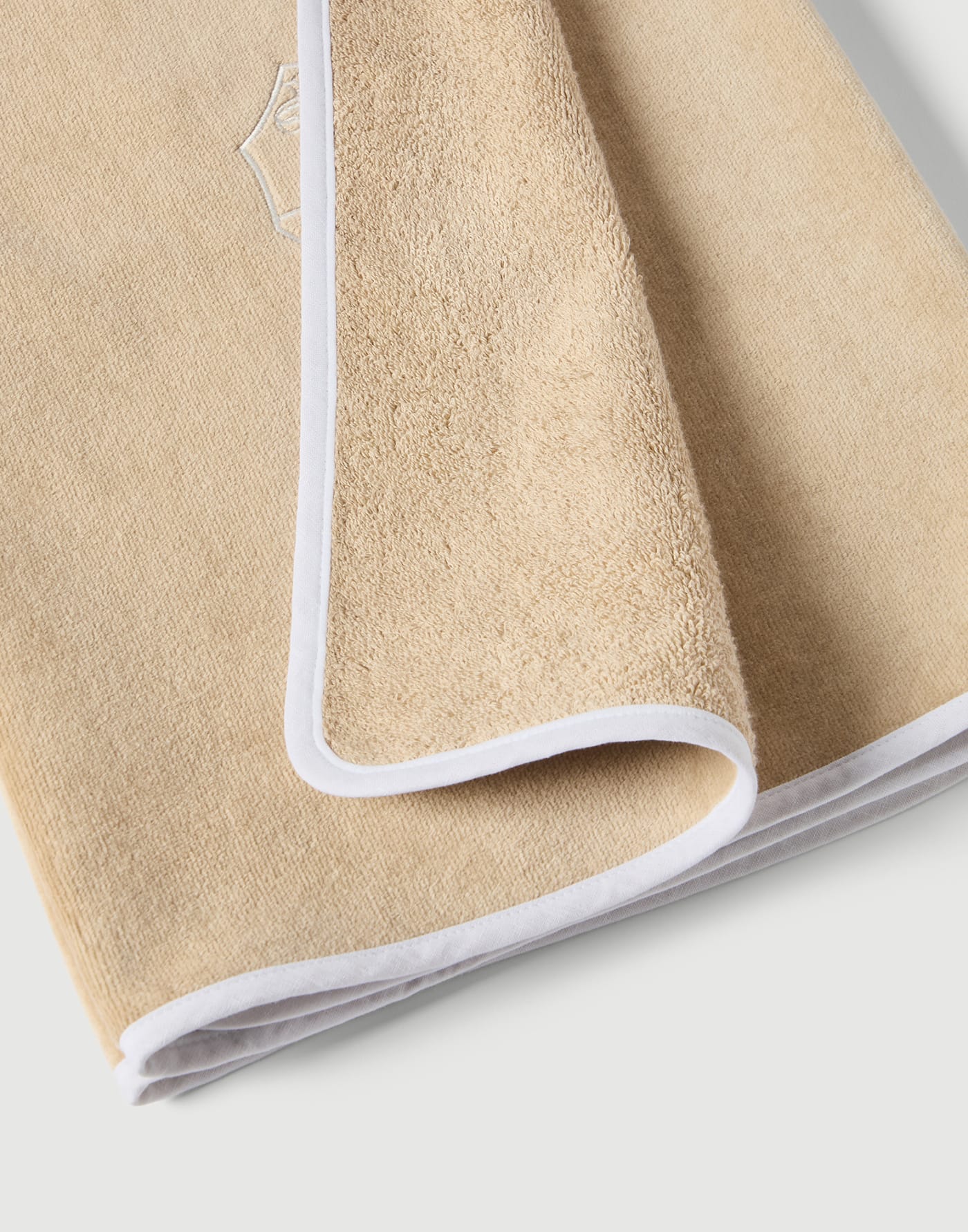 Terrycloth towel Warm Beige Lifestyle - Brunello Cucinelli