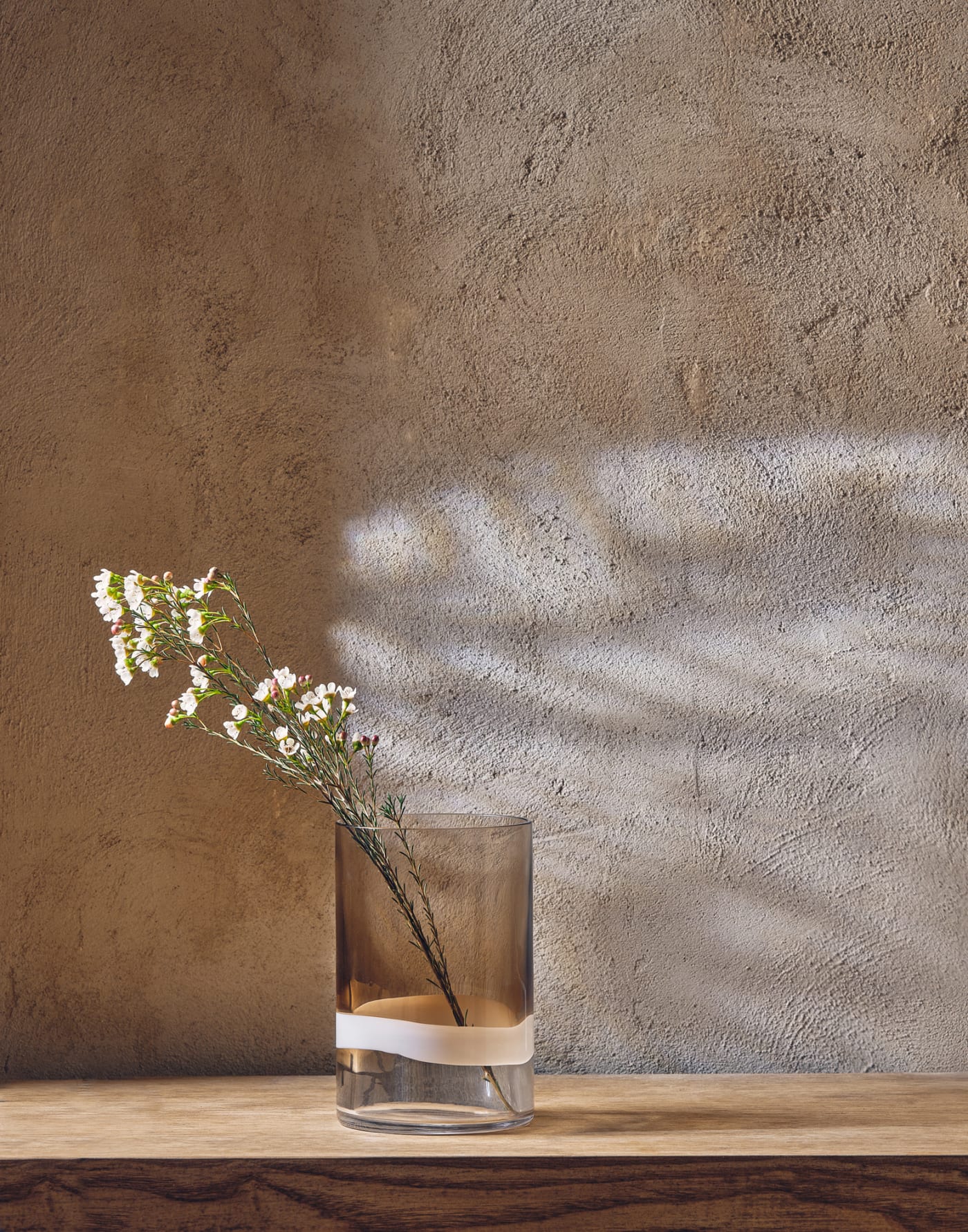 Kleine gestreifte Vase aus Muranoglas Braun Lifestyle - Brunello Cucinelli