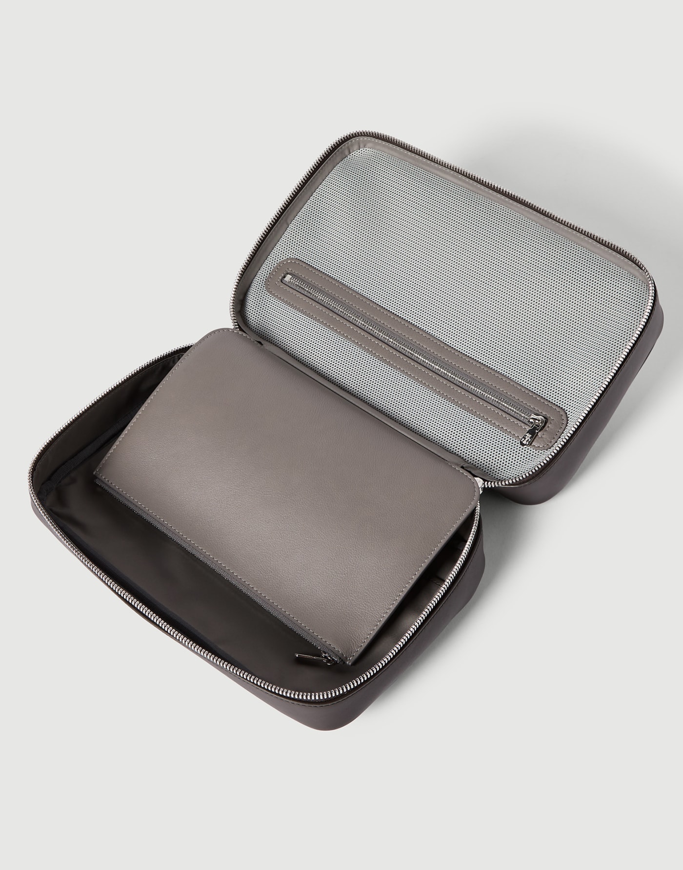 Smooth calfskin travel beauty case Rust Brown Man - Brunello Cucinelli