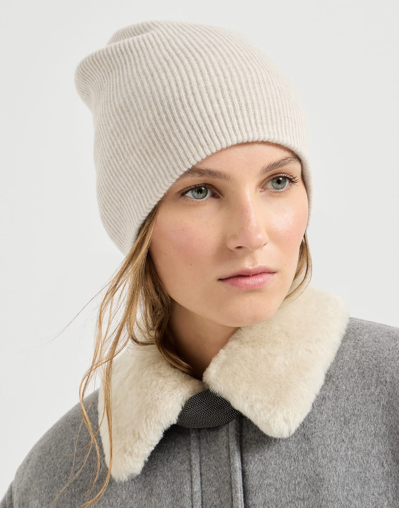 Cashmere rib knit beanie Oyster Woman - Brunello Cucinelli