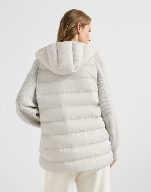 Water-resistant nylon down jacket for Woman in Light Grey