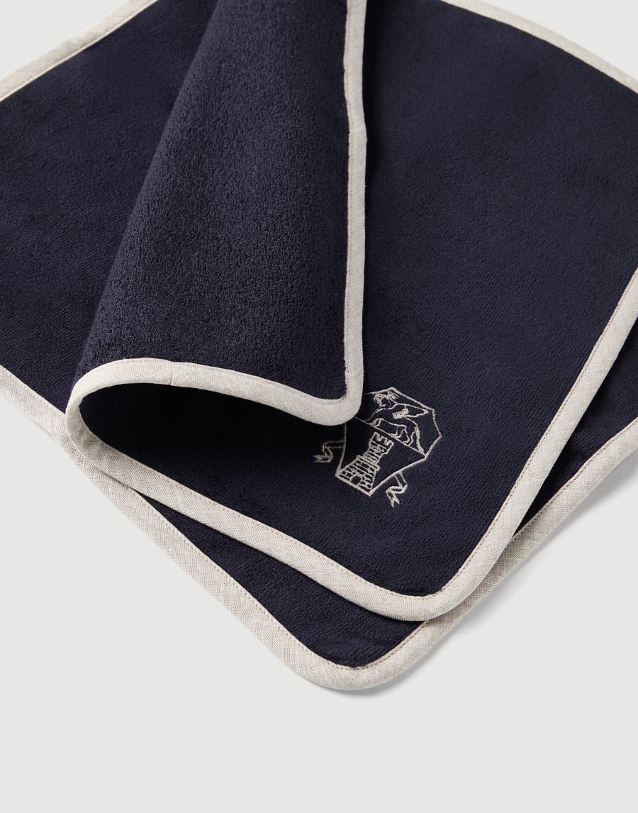 Terrycloth hand towels Navy Blue Lifestyle - Brunello Cucinelli