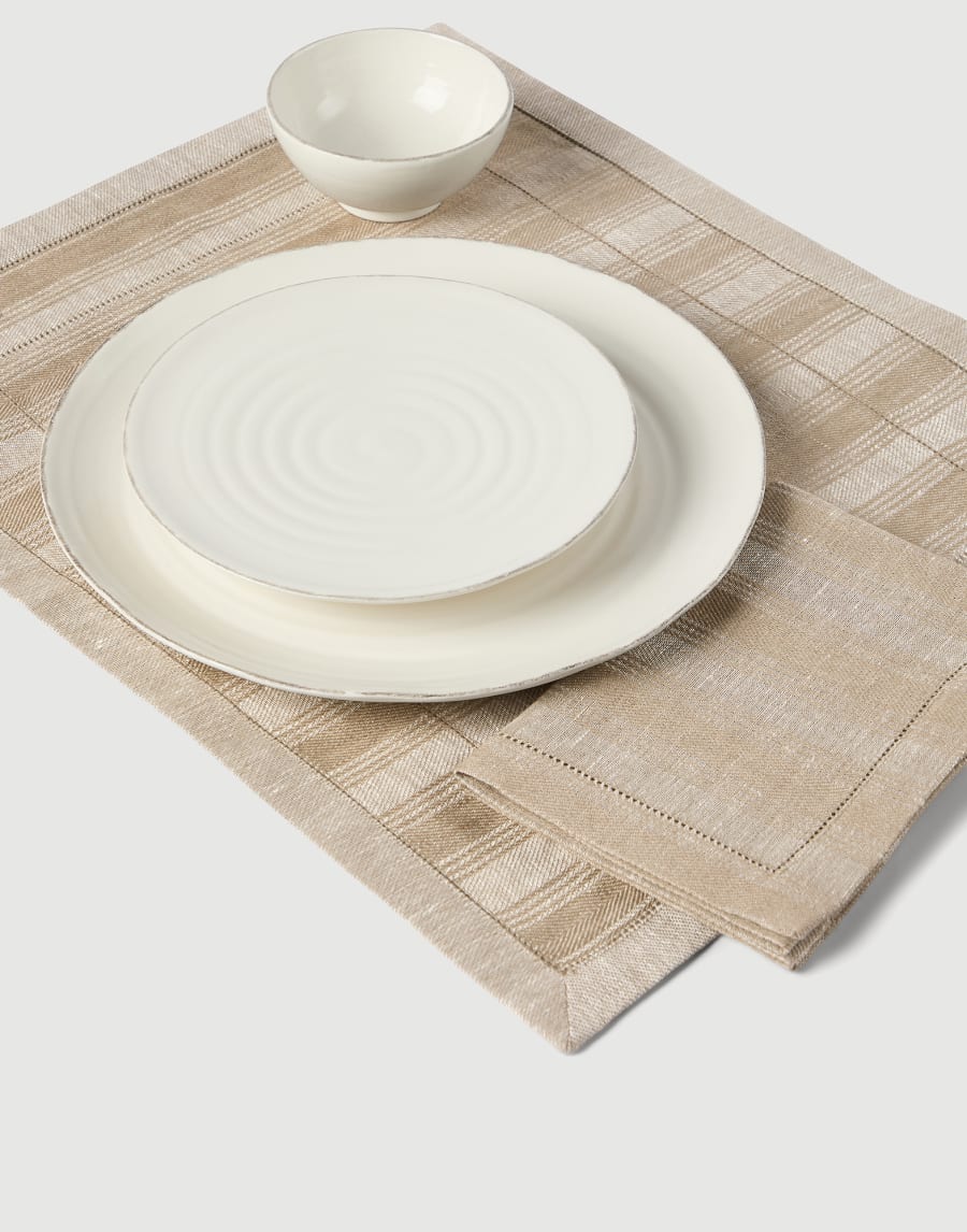 Striped linen placemat and napkin set Light Grey Lifestyle - Brunello Cucinelli