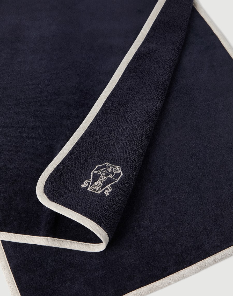 2-piece towel set Navy Blue Lifestyle - Brunello Cucinelli