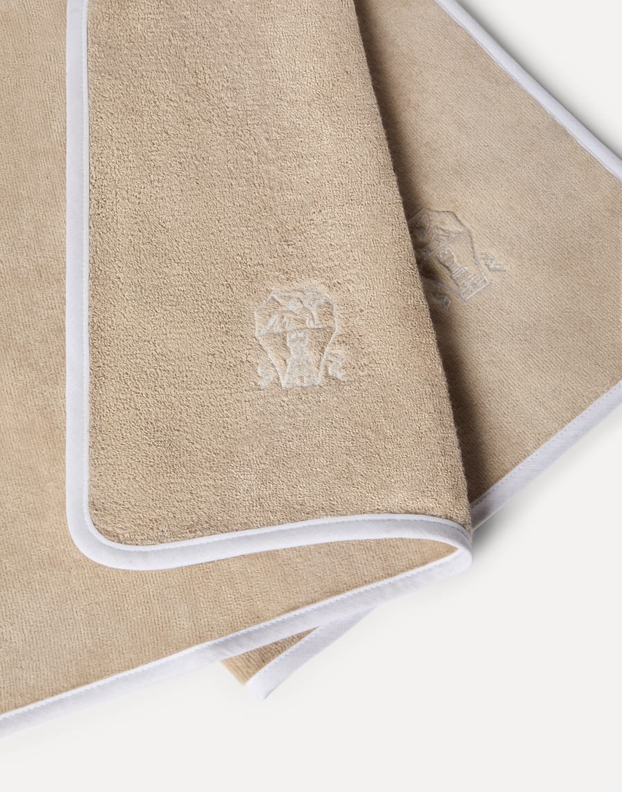 2-piece terrycloth towel set Beige Lifestyle - Brunello Cucinelli
