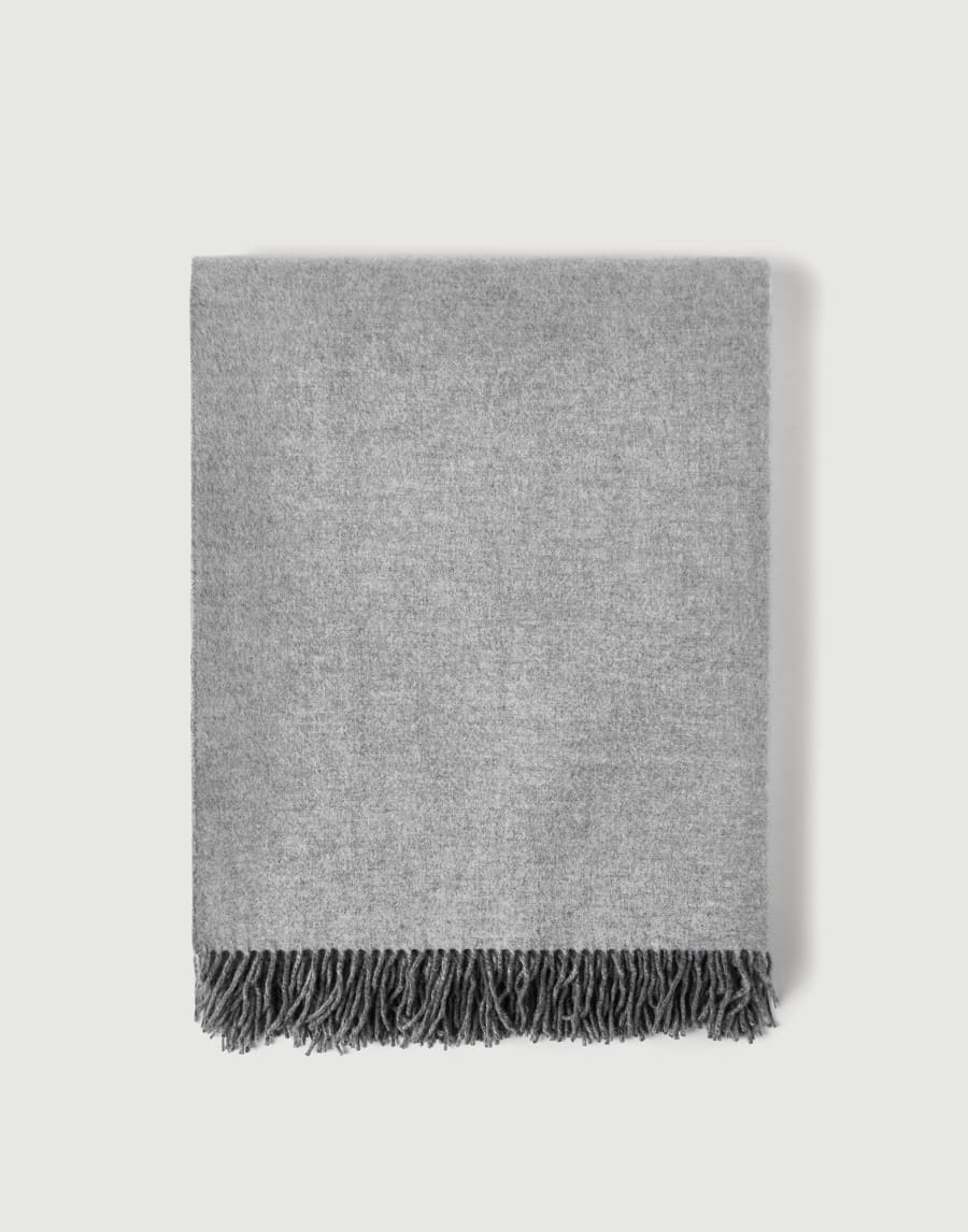 Cashmere double cloth lightweight throw Light Grey Lifestyle - Brunello Cucinelli