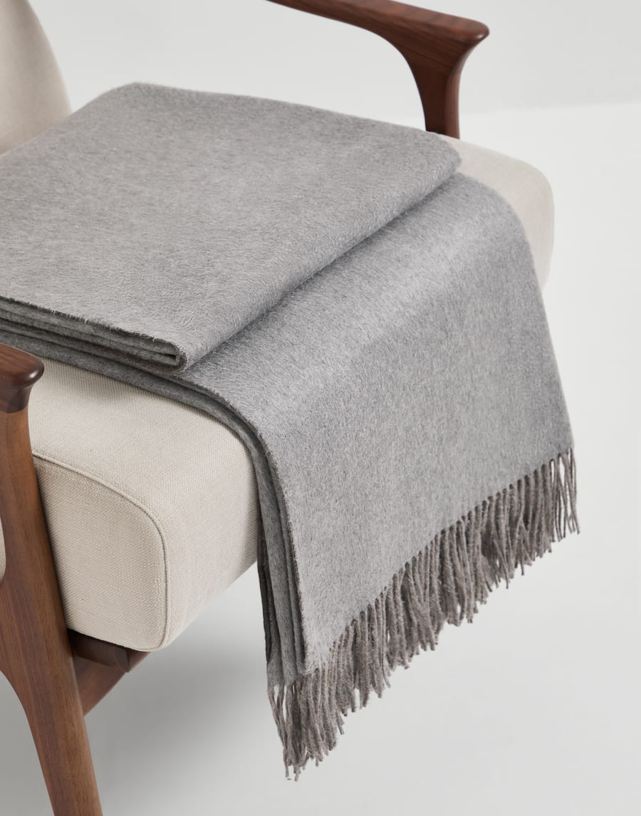 Silk double cloth throw Light Brown Lifestyle - Brunello Cucinelli