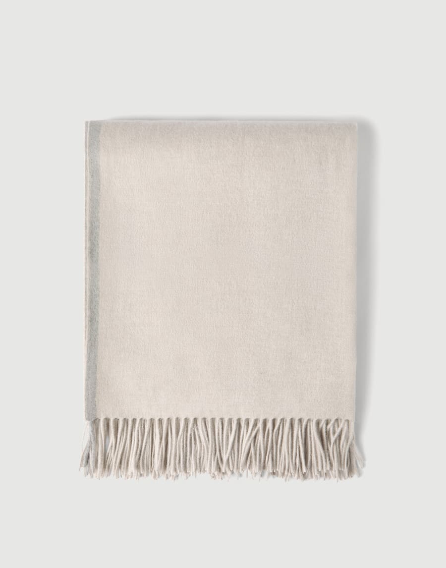 Cashmere throw Beige Lifestyle - Brunello Cucinelli