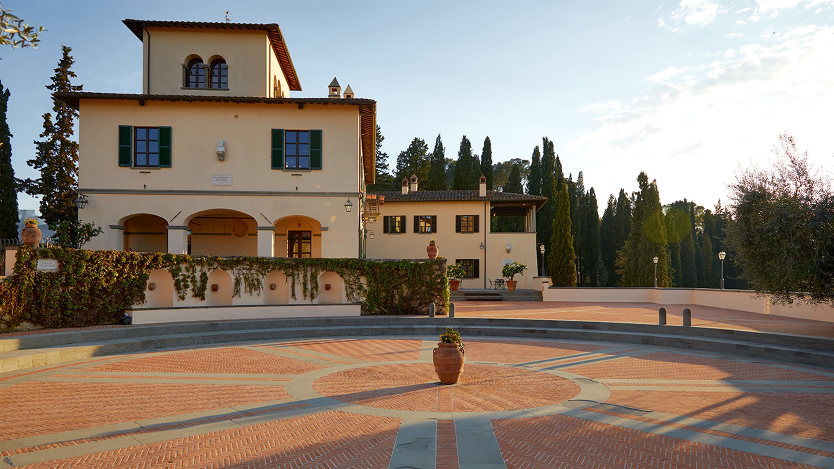 Piazza della Pace, Solomeo