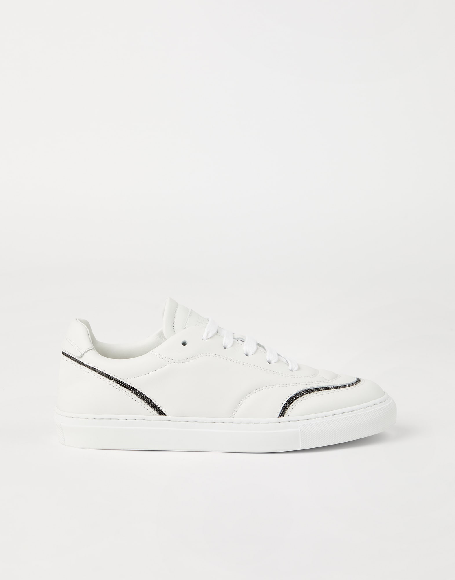 Sneakers - Full look - View Full Screen