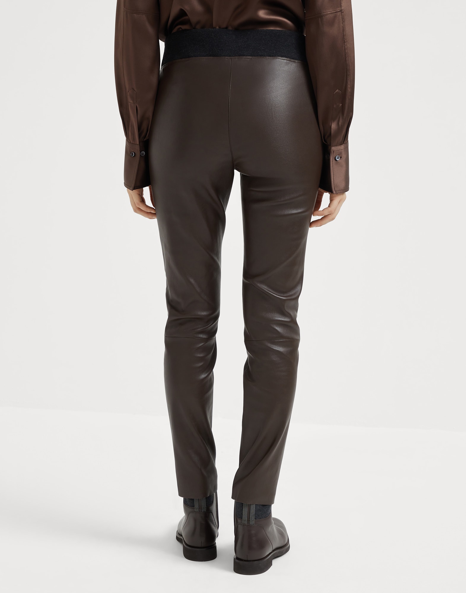 瘦身版型裤装 - 背面视角 - 正面观看 - 全屏观看