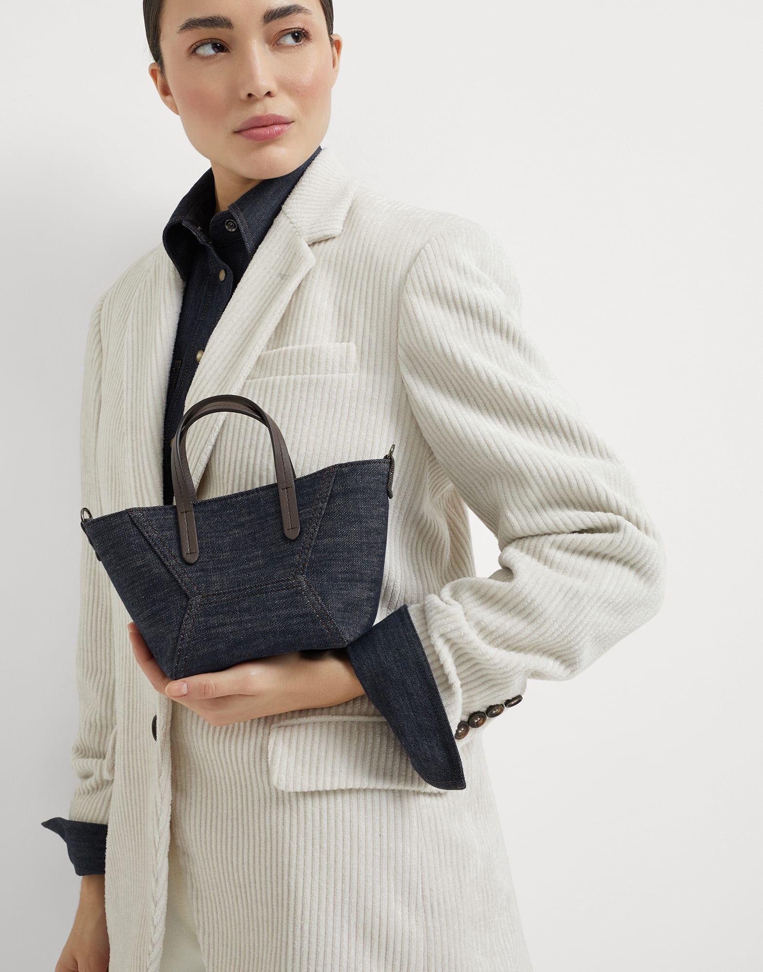 Сумочка - Редакционная фотография - Посмотреть во весь экран