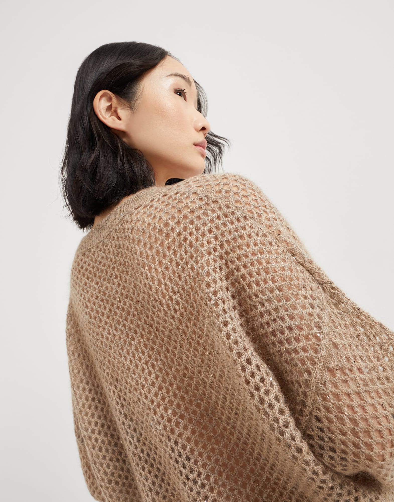 Круглый вырез - Детальный вид - Посмотреть во весь экран