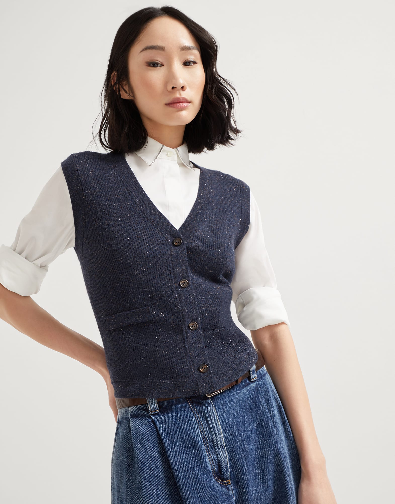 極美品】BRUNELLO CUCINELLI ベスト ネイビー 48 Cashmere knit vest 極美品】BRUNELLO CUCINELLI ベスト ネイビー 48 Cashmere knit vest