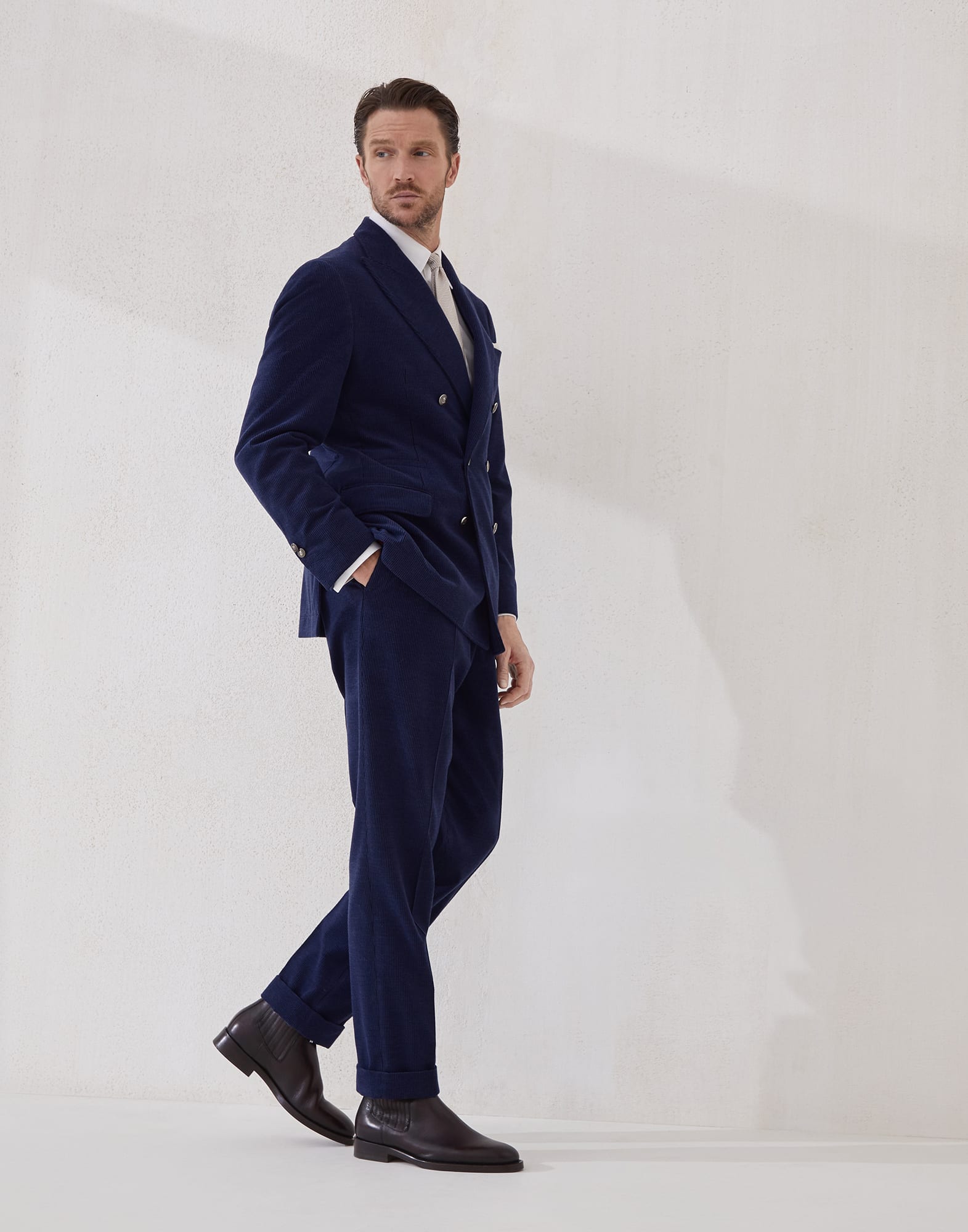 Pleated - Full look - View Full Screen