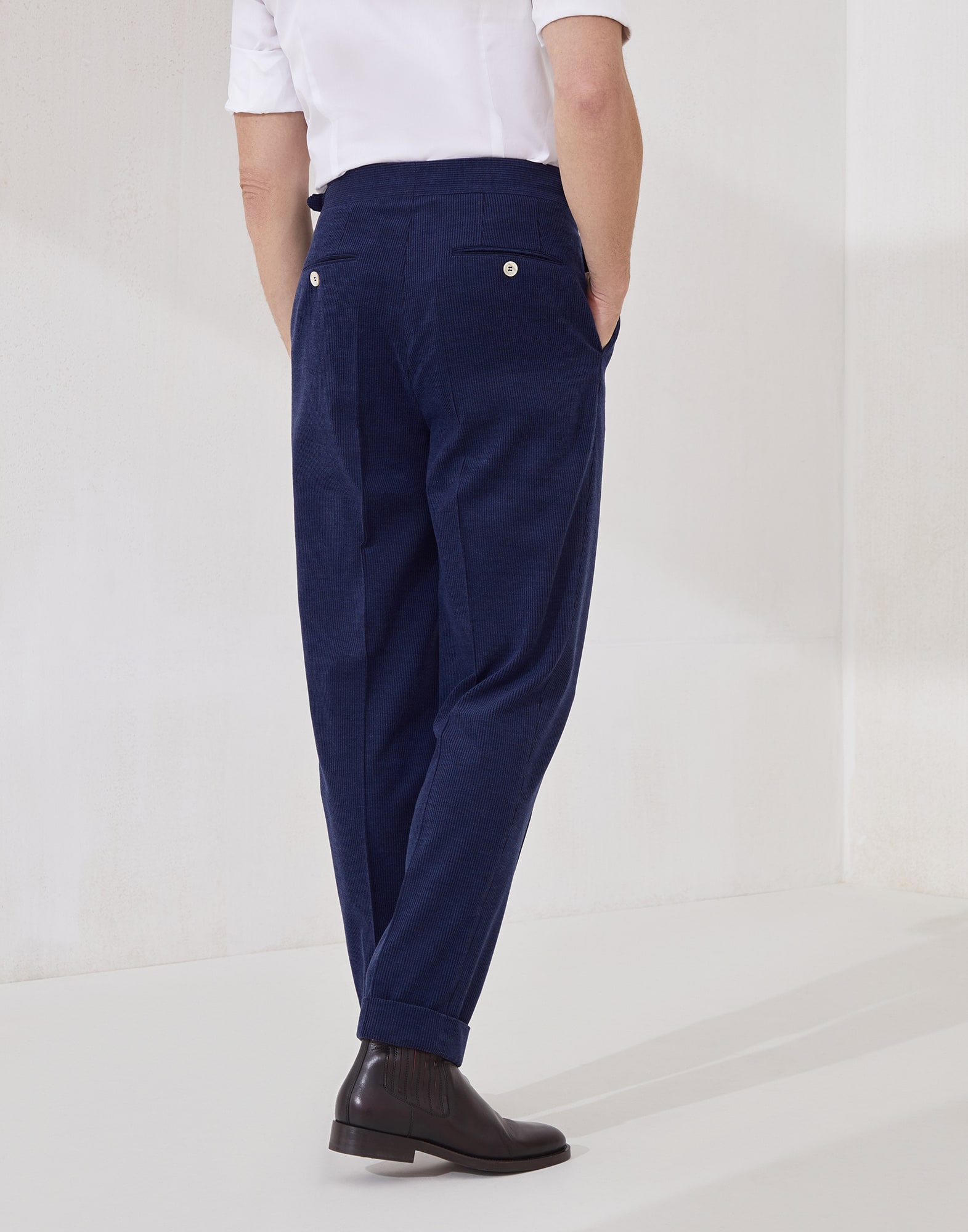 Pleated - Back view - View Full Screen