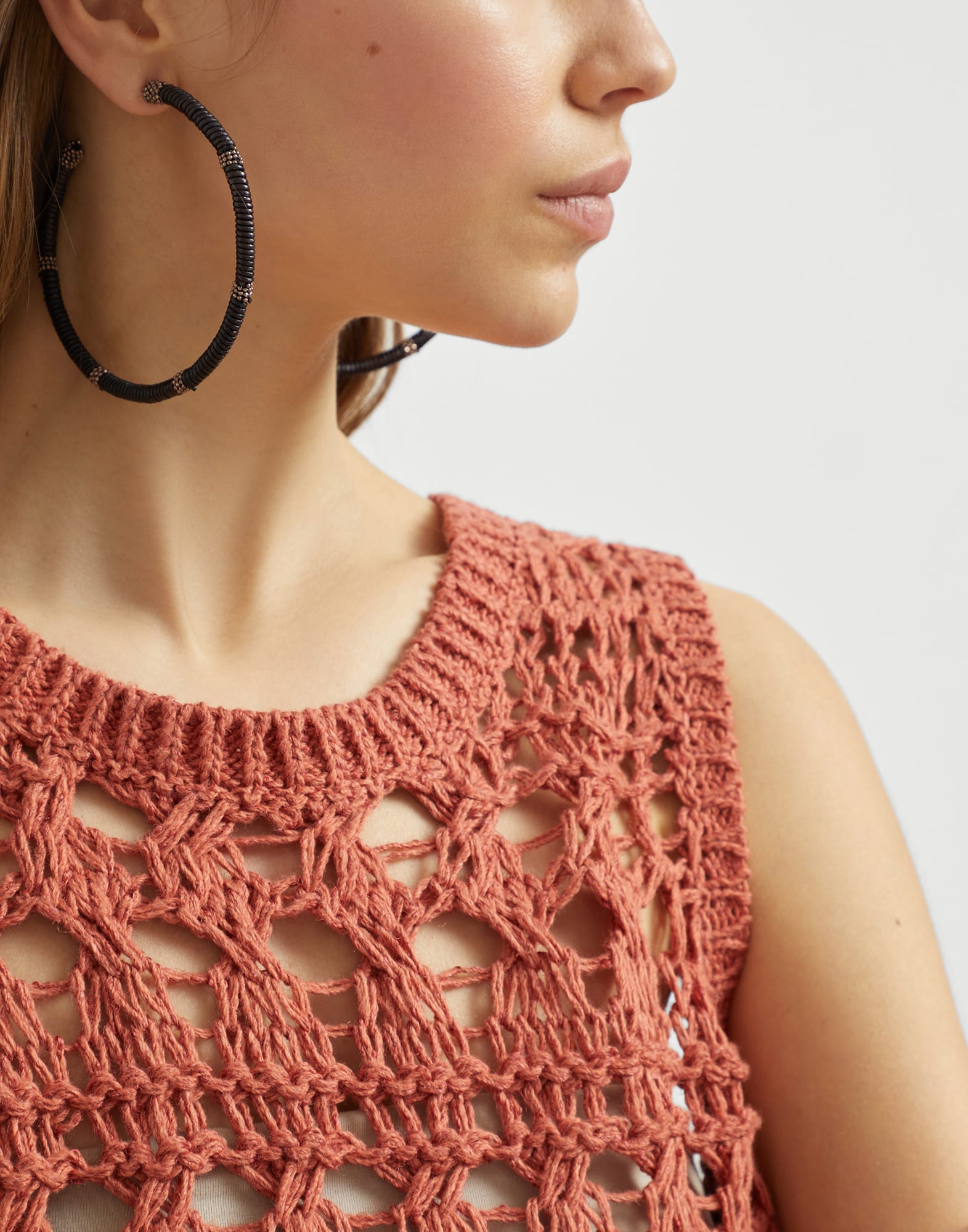 Круглый вырез - Детальный вид - Посмотреть во весь экран