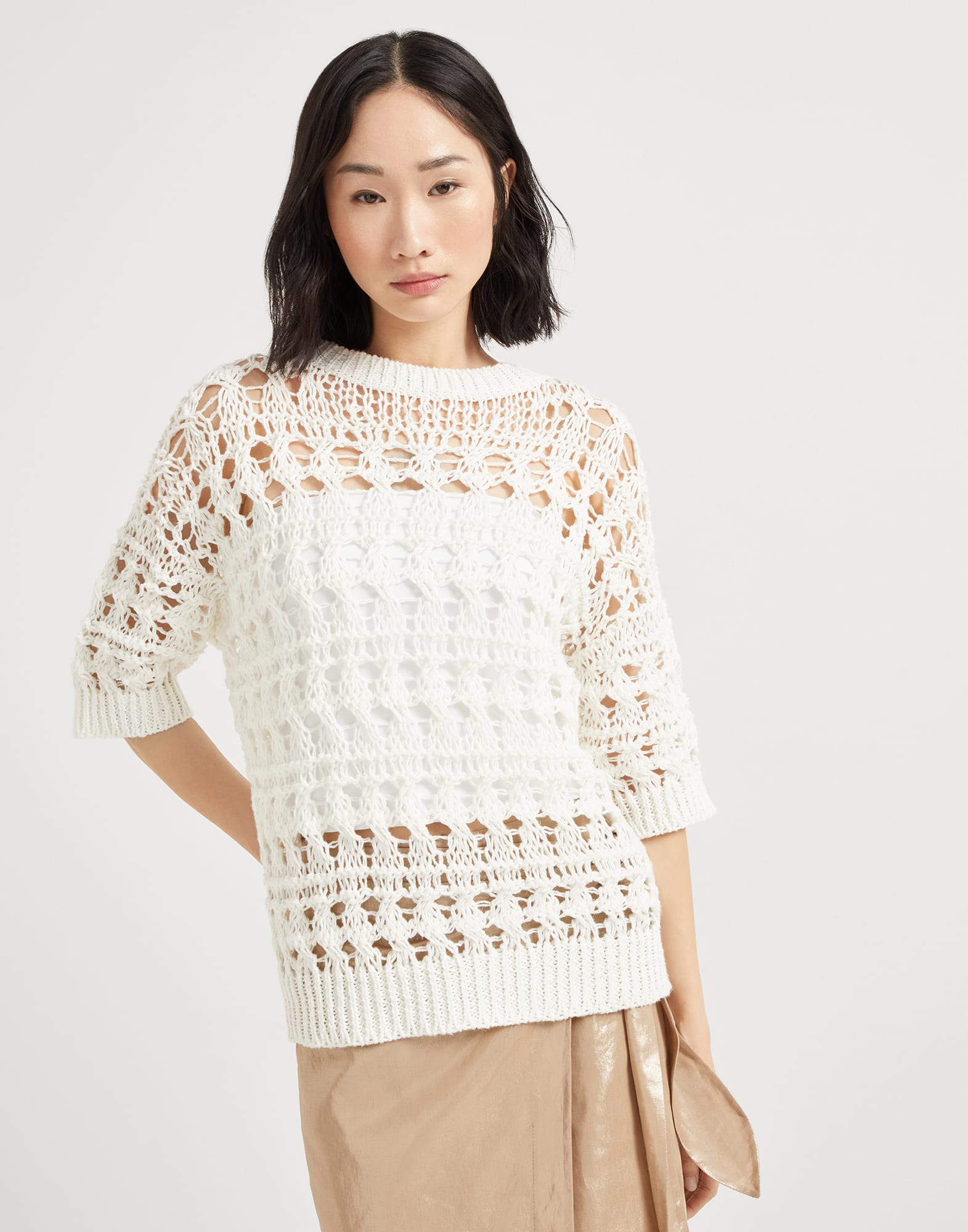 Круглый вырез - Вид спереди - Посмотреть во весь экран