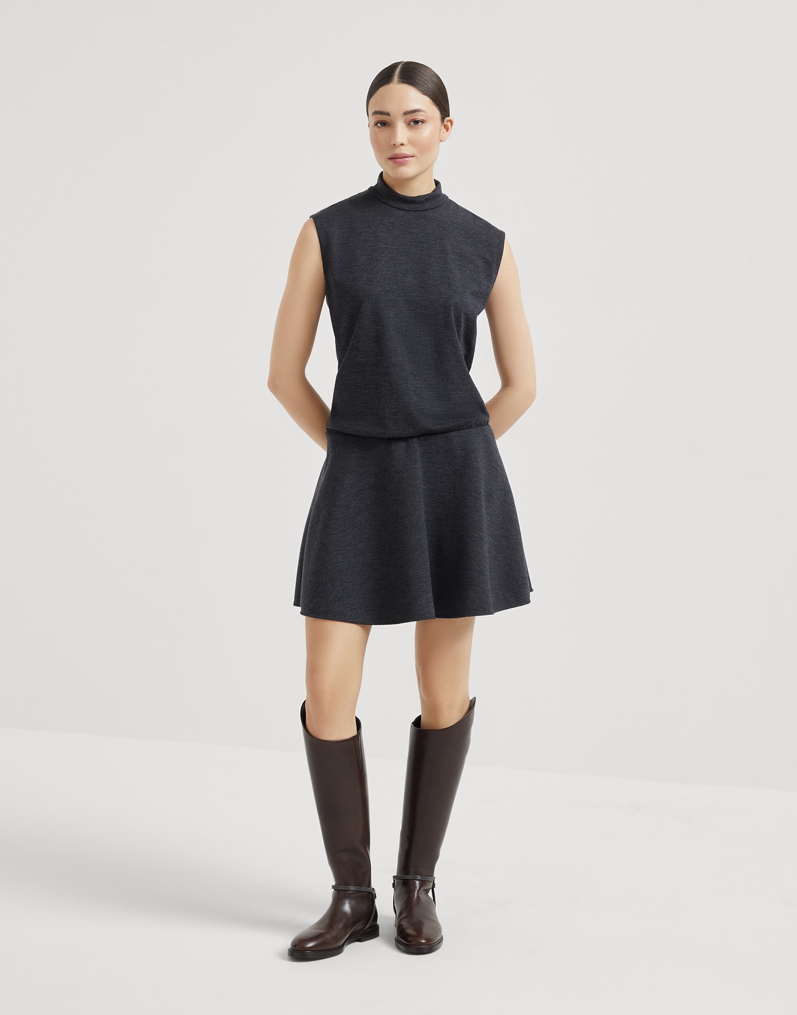 短连衣裙 - 正面视角 - 正面观看 - 全屏观看