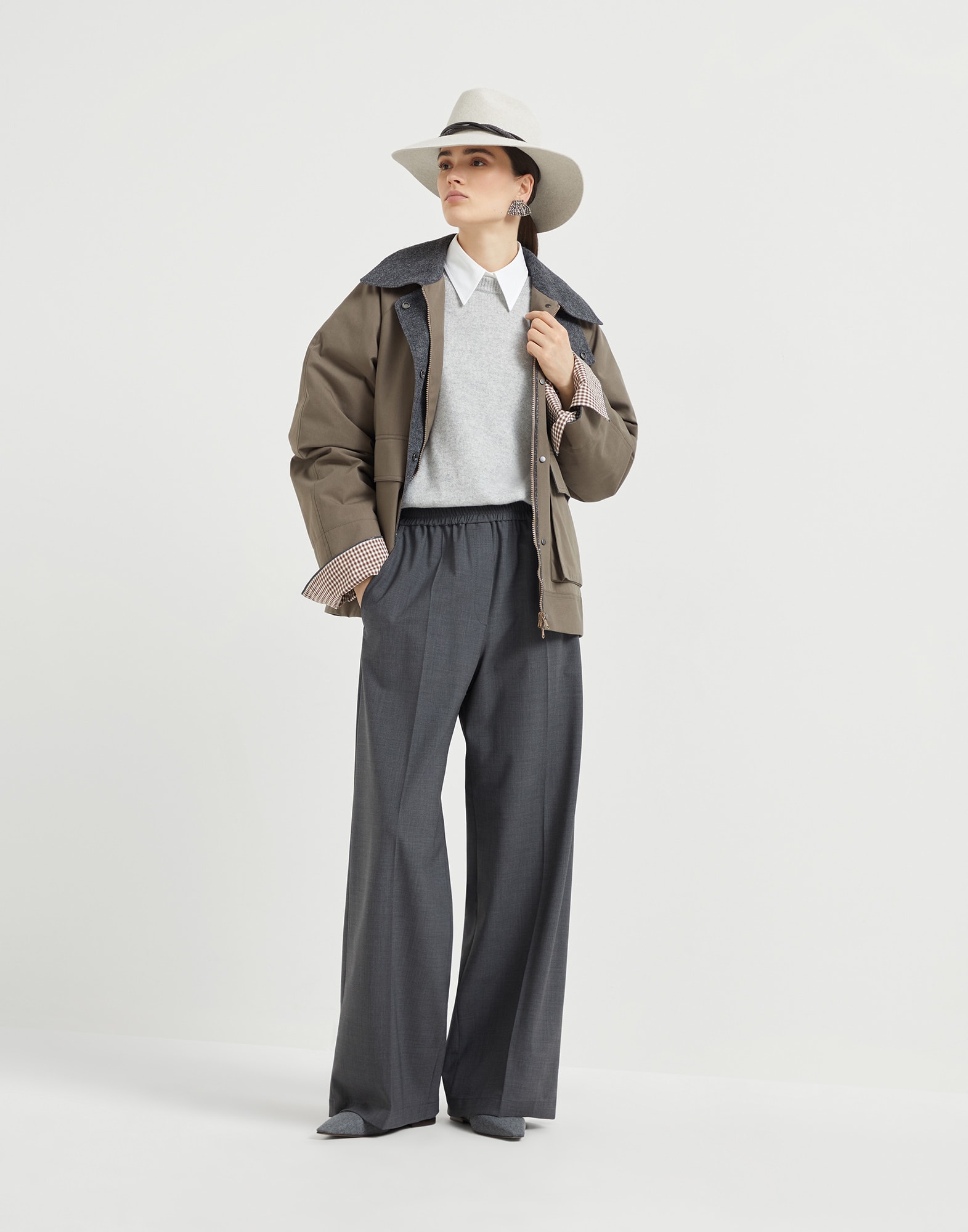 阔腿版型裤装 - 全身视角 - 正面观看 - 全屏观看