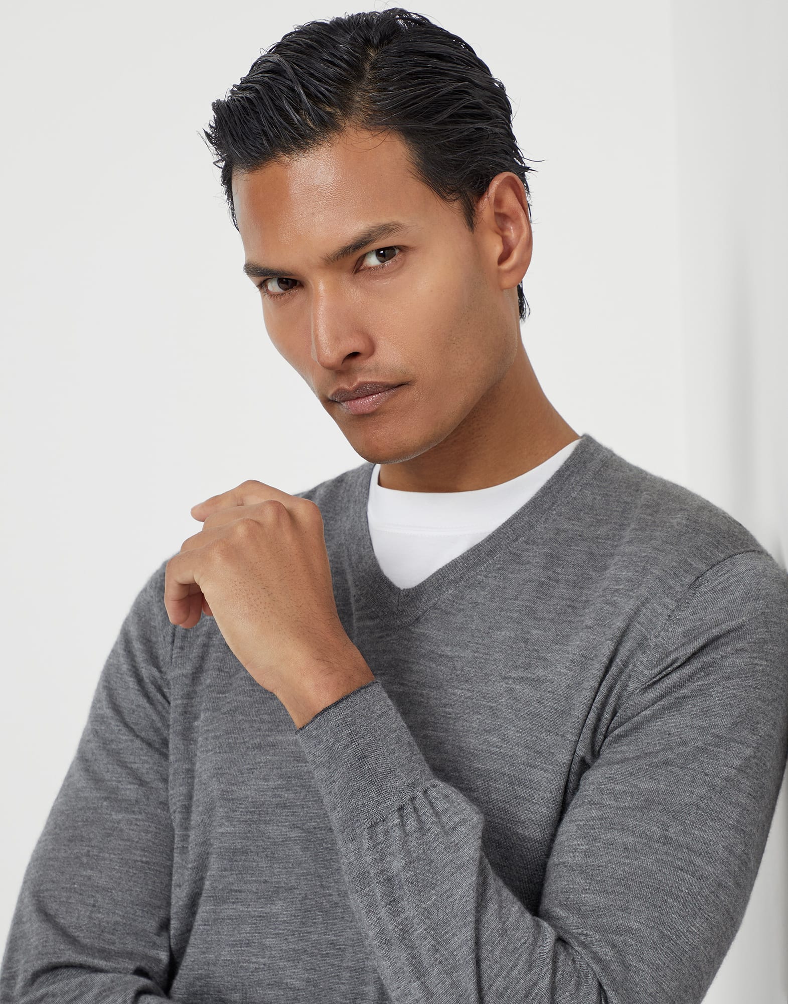 V-neck - Detail view - View Full Screen