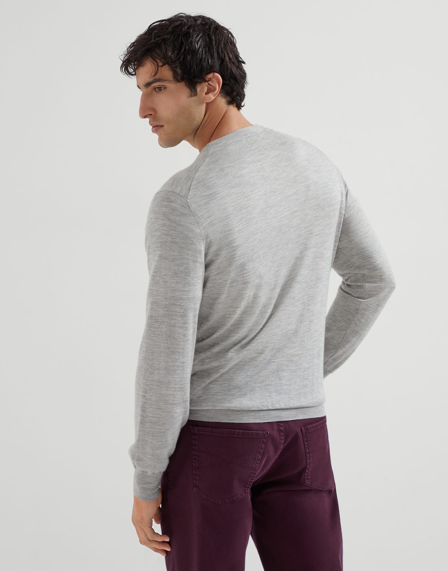 Ras du Cou - Vue arrière - Afficher en plein écran