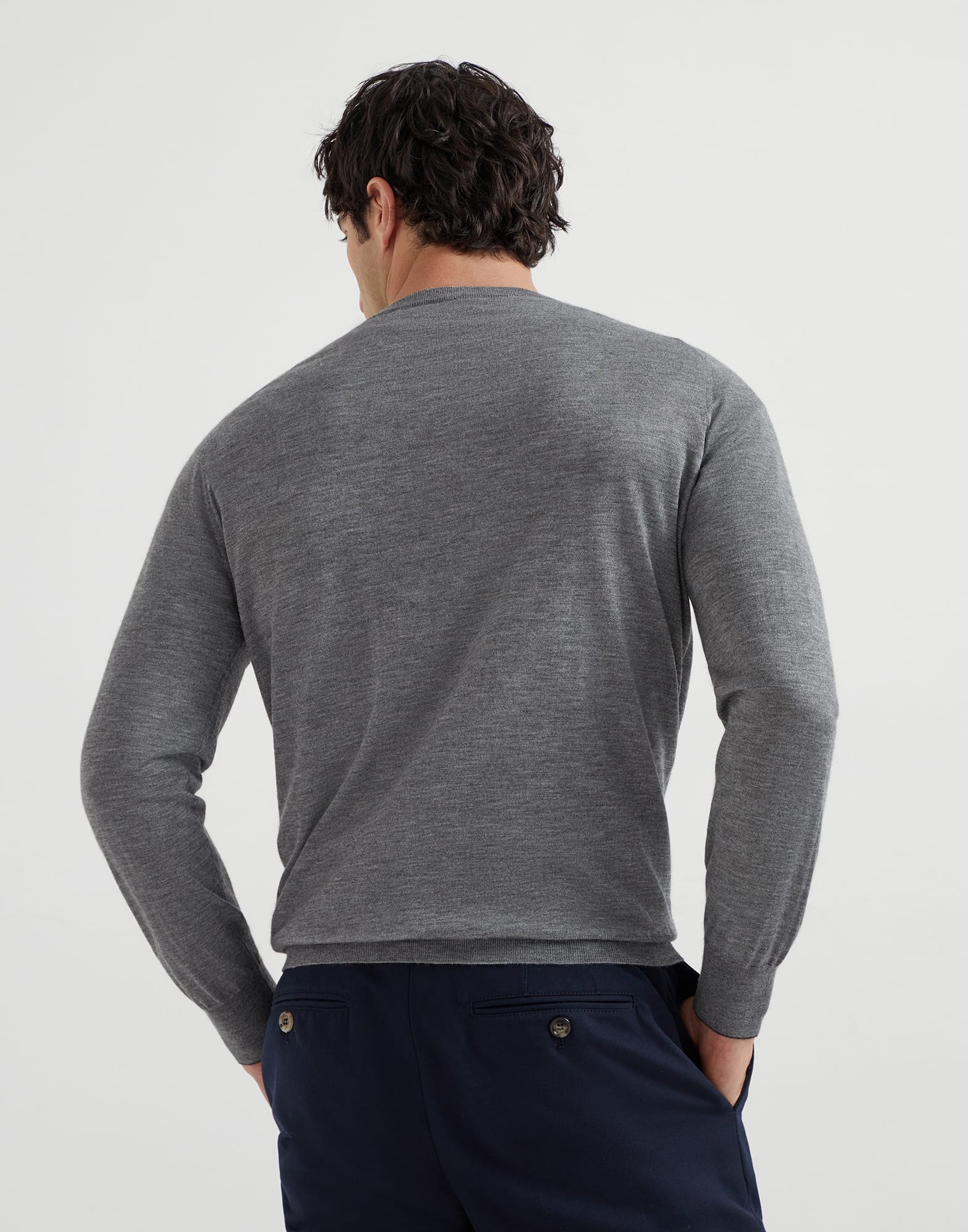 Ras du Cou - Vue arrière - Afficher en plein écran