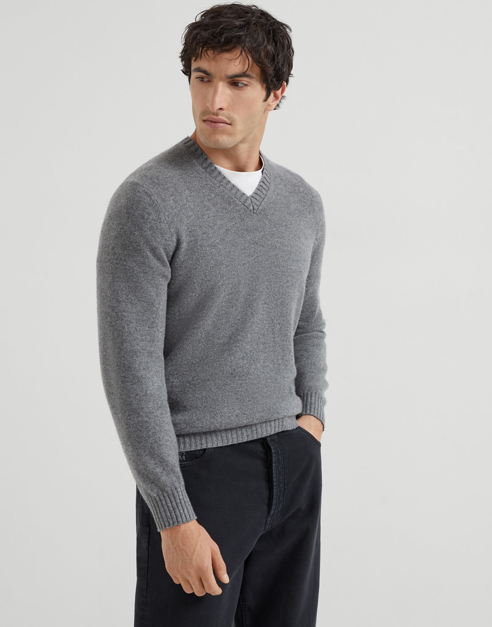 V-neck - Front view - View Full Screen