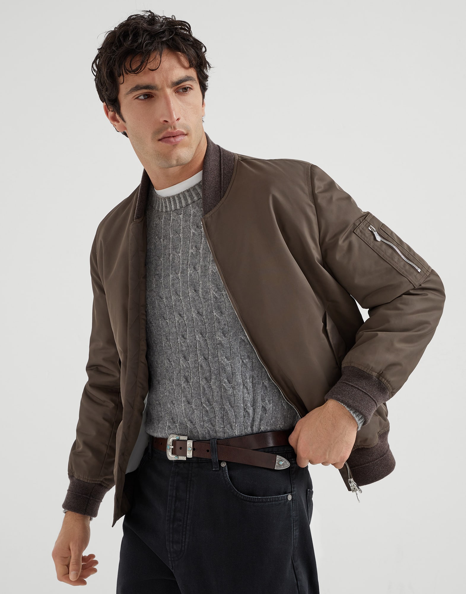 圆领针织衫 - 小编视角 - 正面观看 - 全屏观看