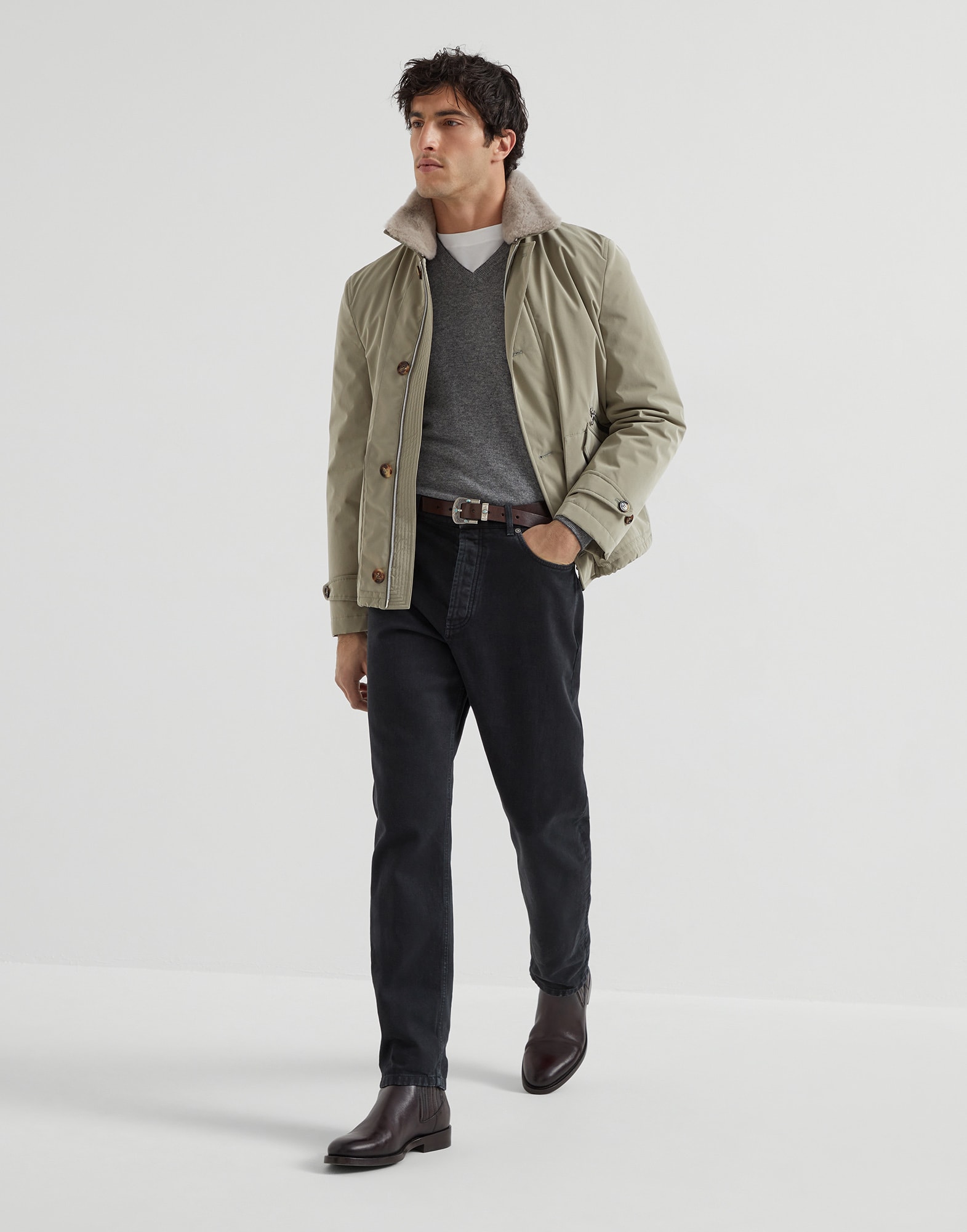 Col V - Vue tenue complète - Afficher en plein écran