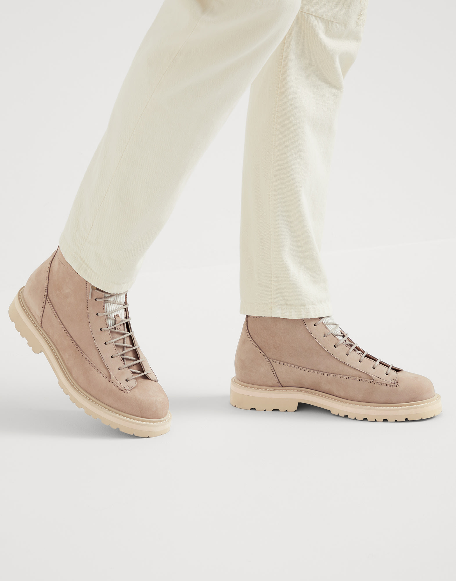 户外徒步鞋 - 小编视角 - 正面观看 - 全屏观看