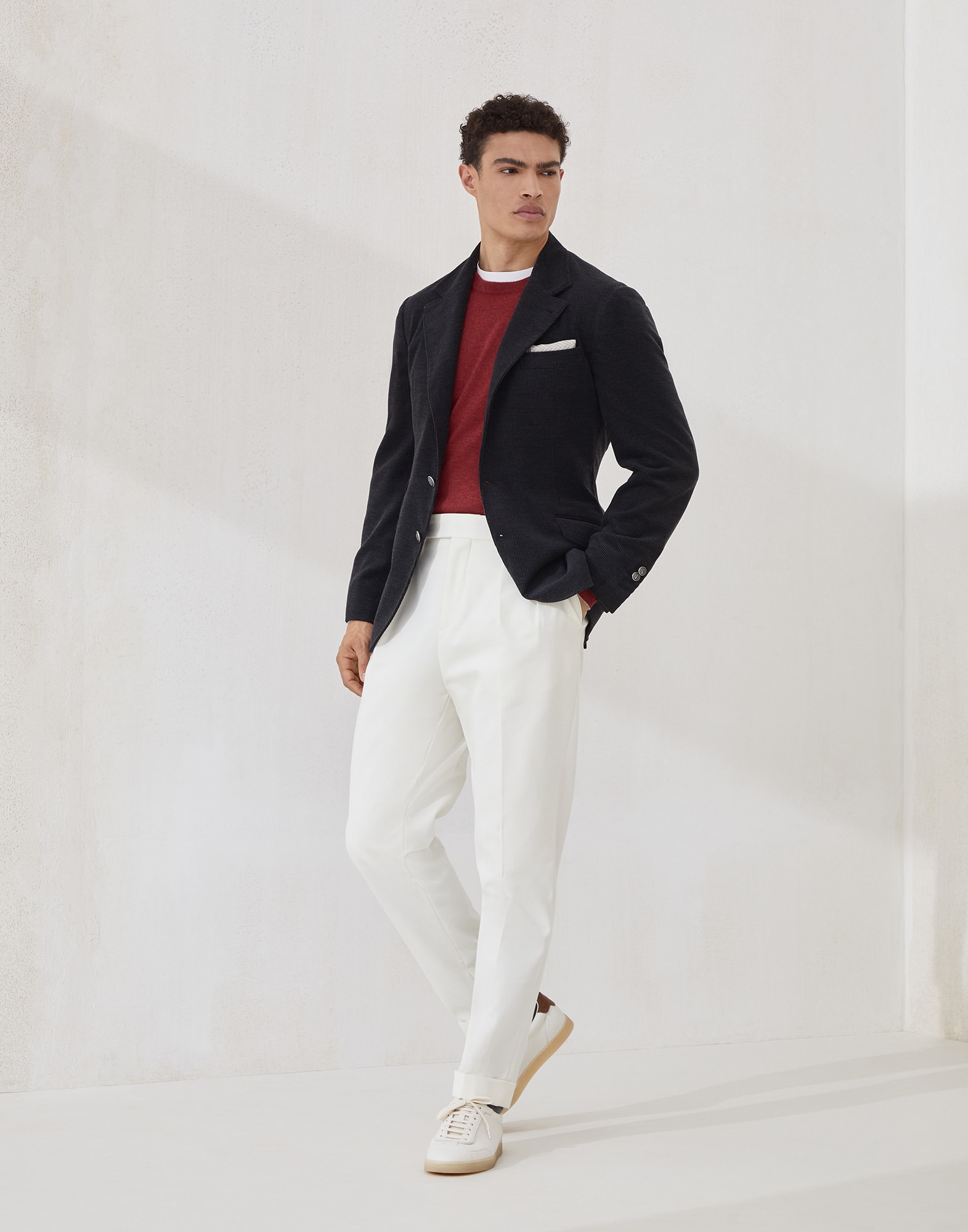 Crewneck - Full look - View Full Screen