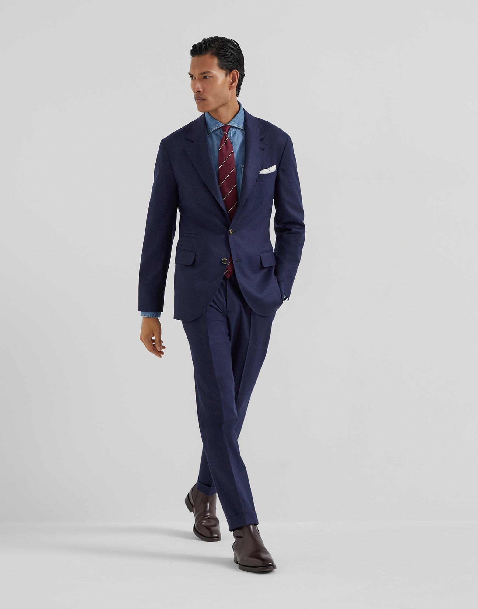 Pleated - Full look - View Full Screen