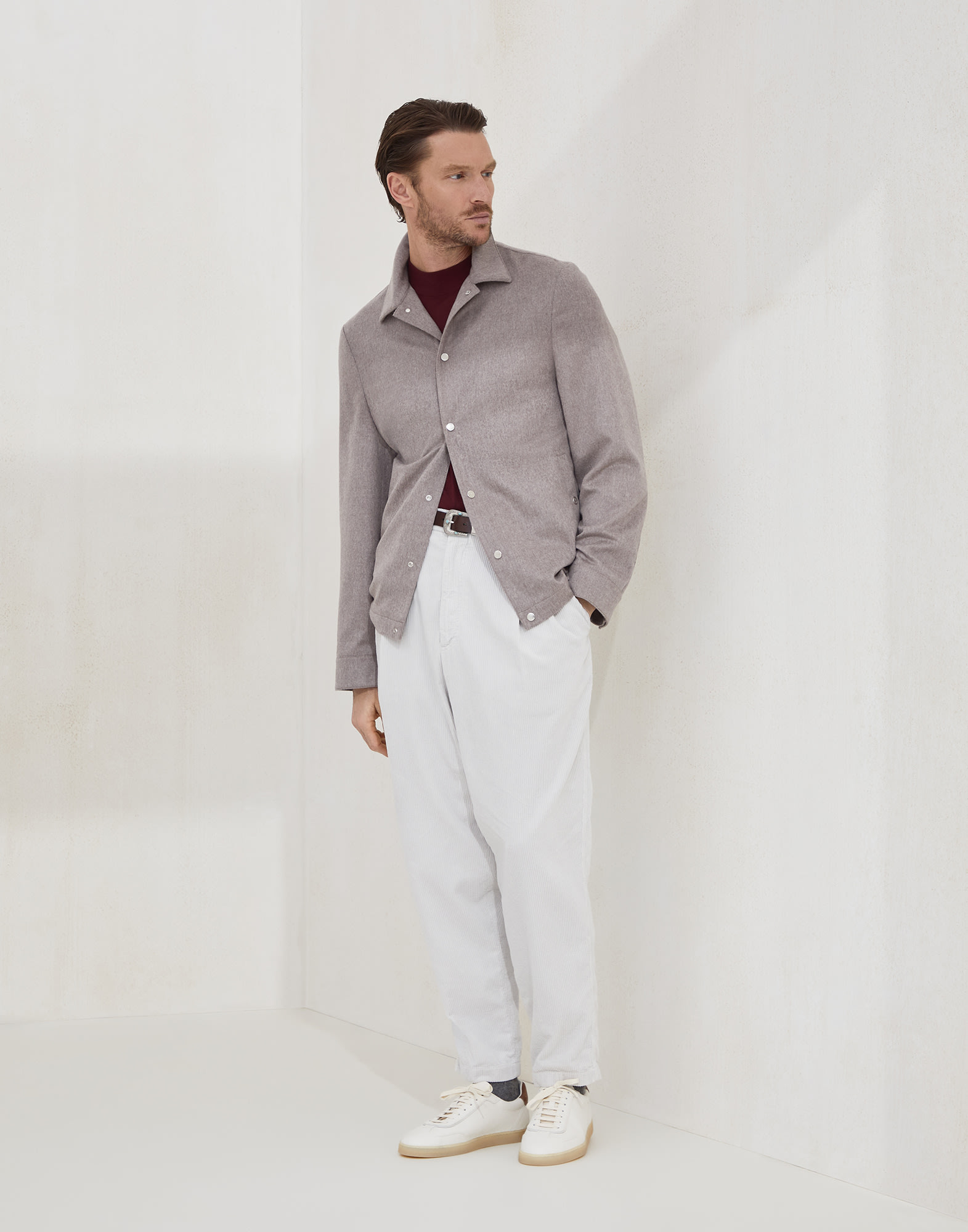 Crewneck - Full look - View Full Screen